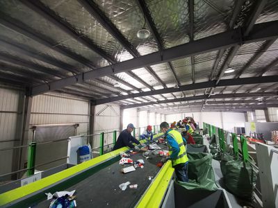 投遞全程不超30秒！青島垃圾分類邁向“智能時(shí)代”再生資源回收